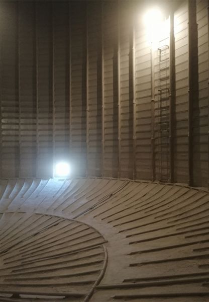 水泥庫(kù)清庫(kù)，清理鋼板倉(cāng)