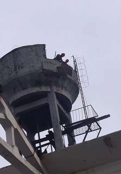 煙囪拆除，水塔拆除